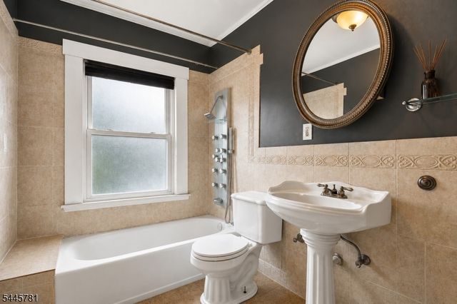 585 Ridge St, Newark City, NJ 07104