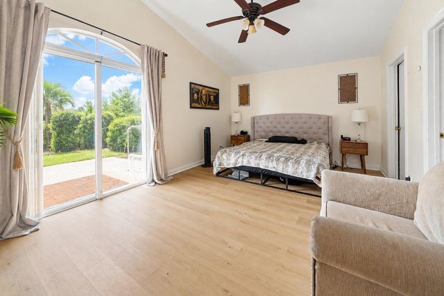 202 Wedgewood Circle, Greenacres, FL 33463
