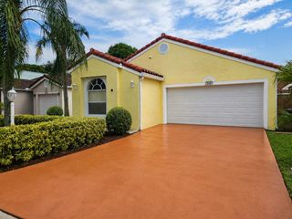 202 Wedgewood Circle, Greenacres, FL 33463