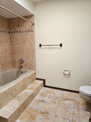 857 Bonnie Brae Lane, Bolingbrook, IL 60440