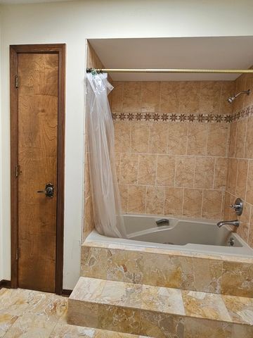 857 Bonnie Brae Lane, Bolingbrook, IL 60440