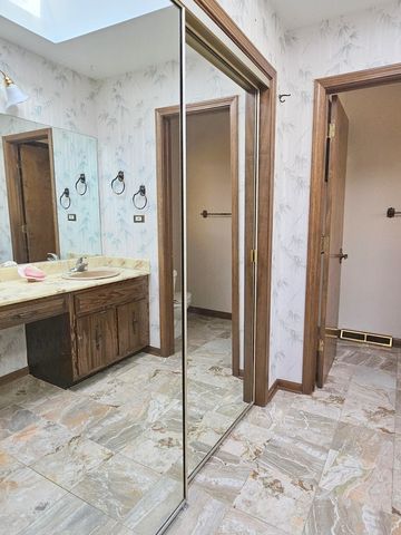 857 Bonnie Brae Lane, Bolingbrook, IL 60440