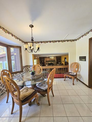 857 Bonnie Brae Lane, Bolingbrook, IL 60440