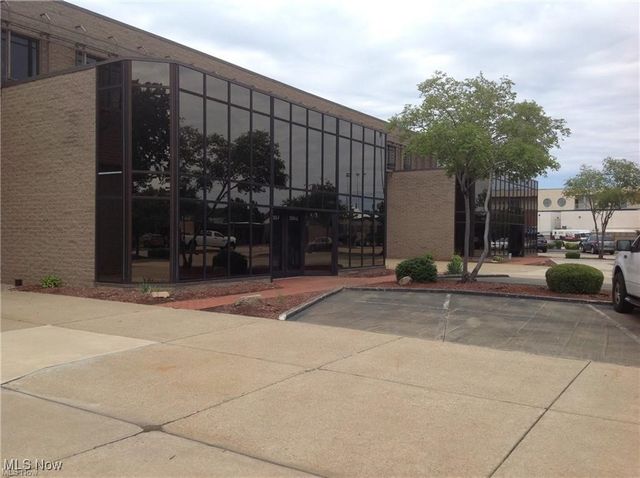 35585 Curtis Boulevard B, Eastlake, OH 44095