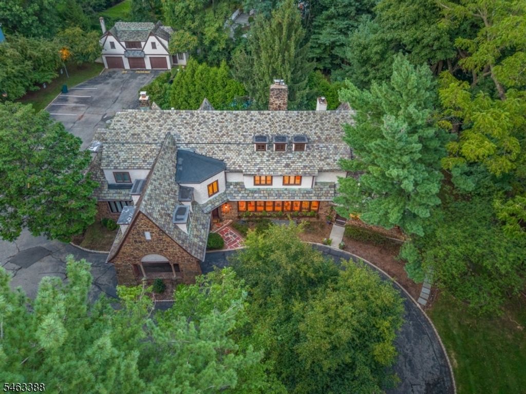 27 Village Green Ct, South Orange Village Twp., NJ 07079 — exterior