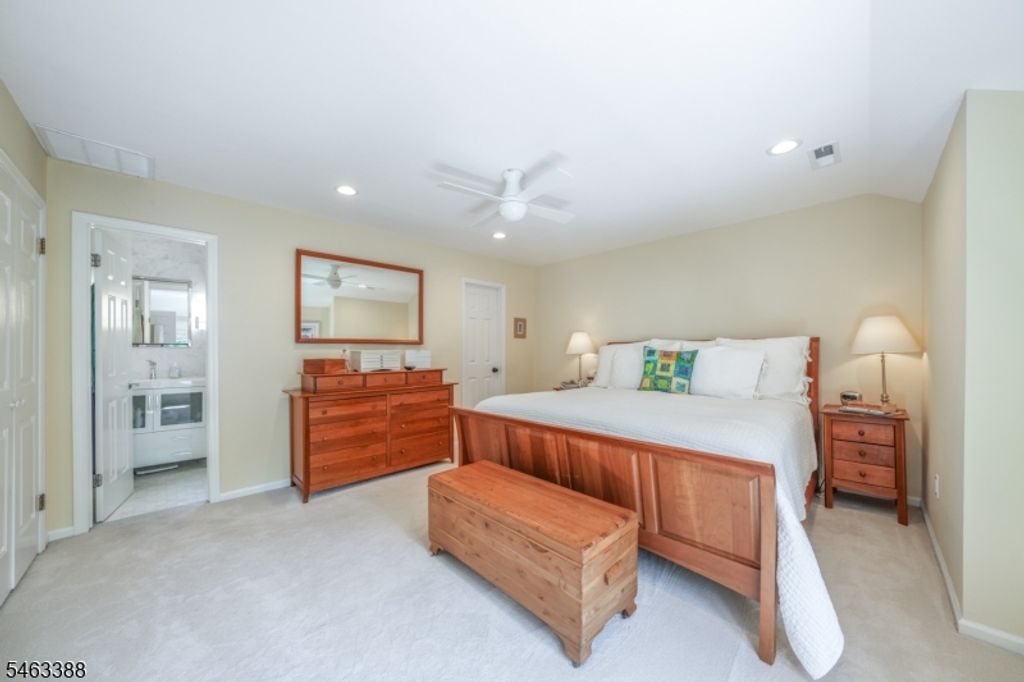 27 Village Green Ct, South Orange Village Twp., NJ 07079 — photo 3