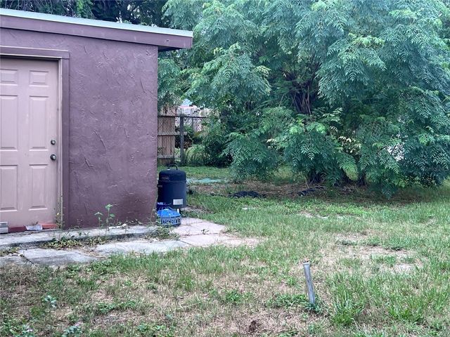 6513 RUNNINGWOODS DRIVE, Tampa, FL 33634