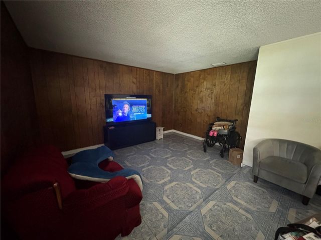 6513 RUNNINGWOODS DRIVE, Tampa, FL 33634