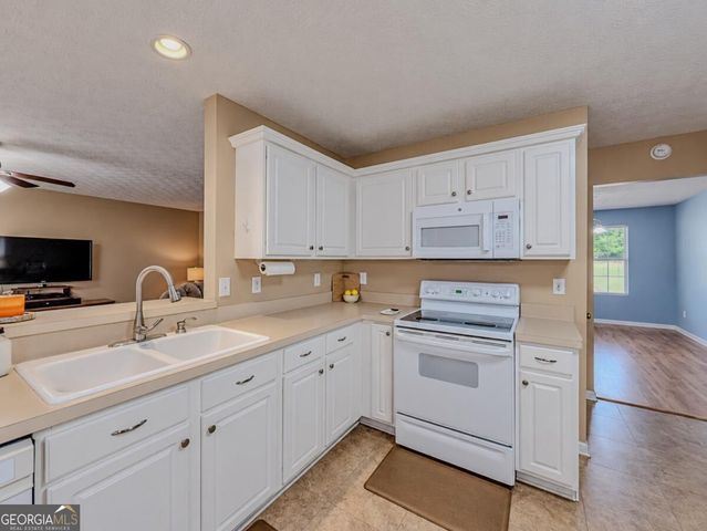 1205 Mystic Drive, Loganville, GA 30052