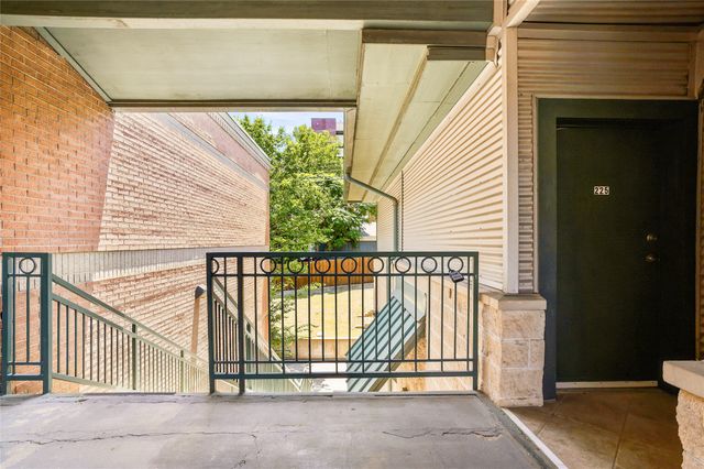 1617 W Oleander Street 225, Fort Worth, TX 76104