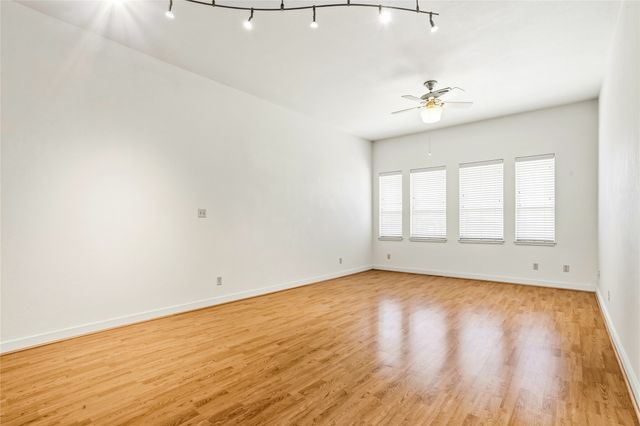 1617 W Oleander Street 225, Fort Worth, TX 76104