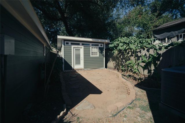 5105 Chapman Street, Houston, TX 77009