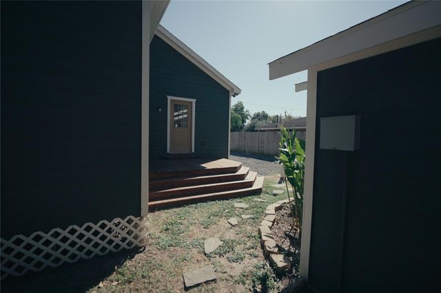 5105 Chapman Street, Houston, TX 77009