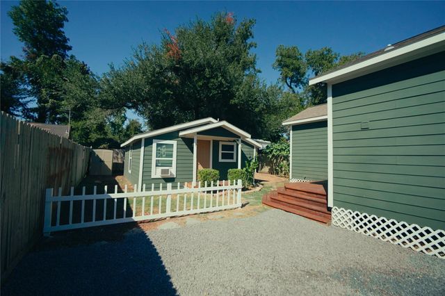 5105 Chapman Street, Houston, TX 77009