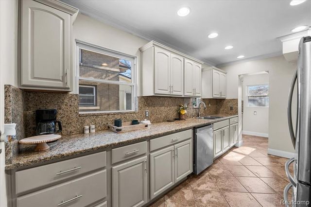 4323 Kensington Avenue, Detroit, MI 48224