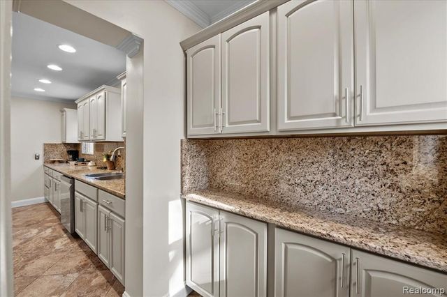 4323 Kensington Avenue, Detroit, MI 48224