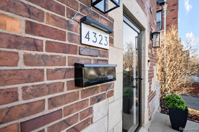 4323 Kensington Avenue, Detroit, MI 48224