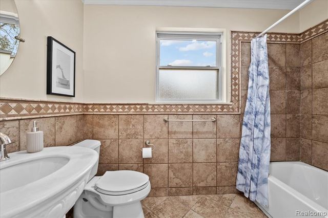 4323 Kensington Avenue, Detroit, MI 48224