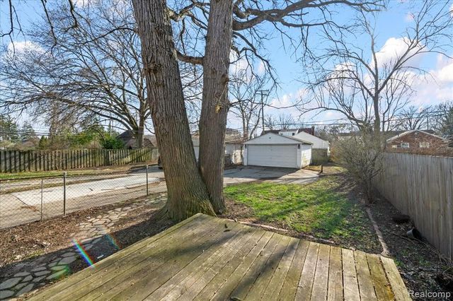 4323 Kensington Avenue, Detroit, MI 48224