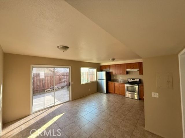 249 E Jackson Street B, Rialto, CA 92376