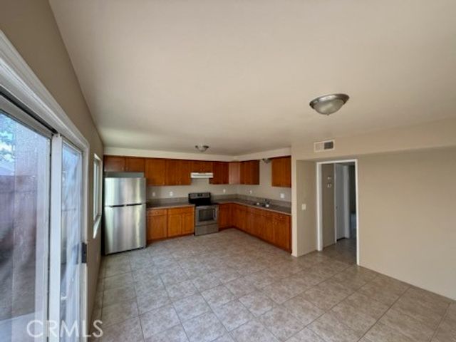 249 E Jackson Street B, Rialto, CA 92376