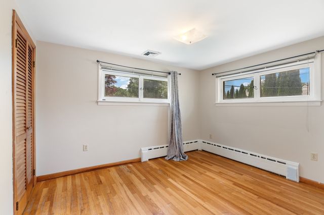 42 Marlboro Street, Worcester, MA 01604
