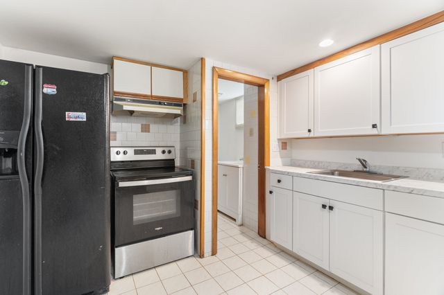 42 Marlboro Street, Worcester, MA 01604