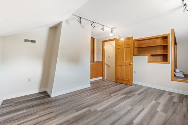 42 Marlboro Street, Worcester, MA 01604
