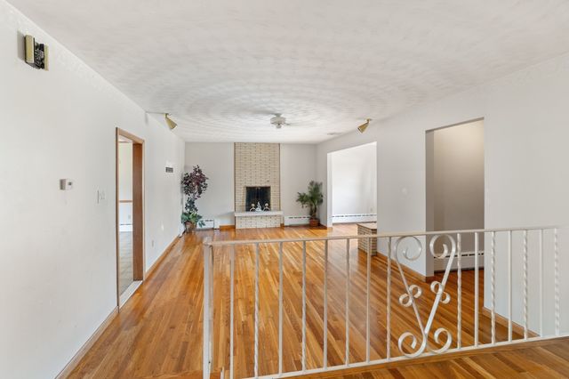 42 Marlboro Street, Worcester, MA 01604