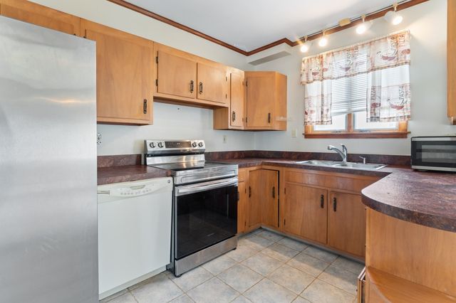 42 Marlboro Street, Worcester, MA 01604