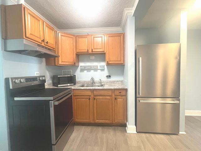 4211 W 95th Street 1A, Oak Lawn, IL 60453