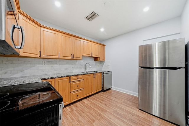 9310 N DARTMOUTH AVENUE, Tampa, FL 33612