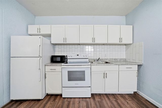 9310 N DARTMOUTH AVENUE, Tampa, FL 33612