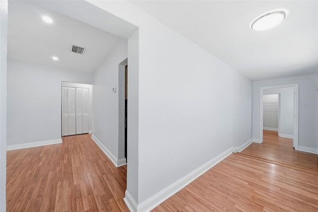 9310 N DARTMOUTH AVENUE, Tampa, FL 33612