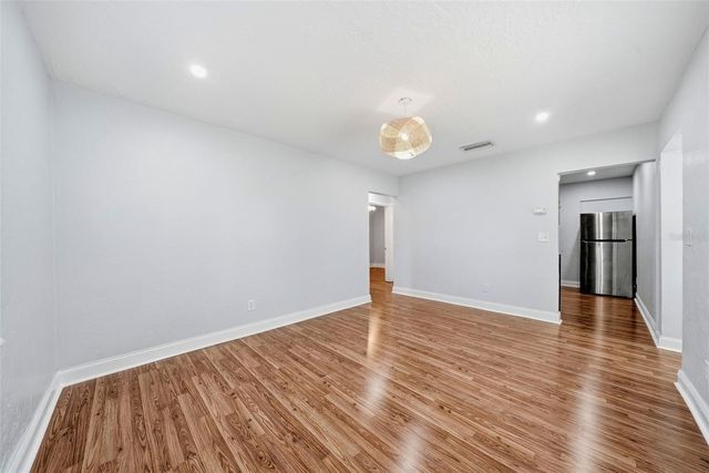 9310 N DARTMOUTH AVENUE, Tampa, FL 33612