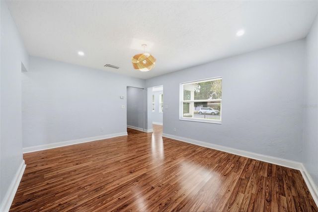 9310 N DARTMOUTH AVENUE, Tampa, FL 33612
