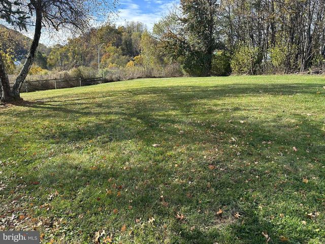 11 FIRST ST, Lewistown, PA 17044