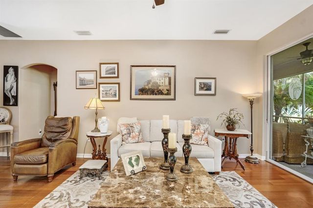 8982 FOUNDERS CIR, Palmetto, FL 34221