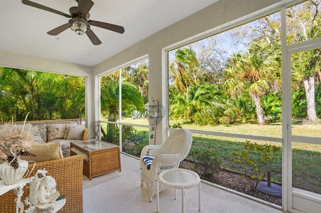 8982 FOUNDERS CIR, Palmetto, FL 34221