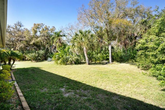 8982 FOUNDERS CIR, Palmetto, FL 34221