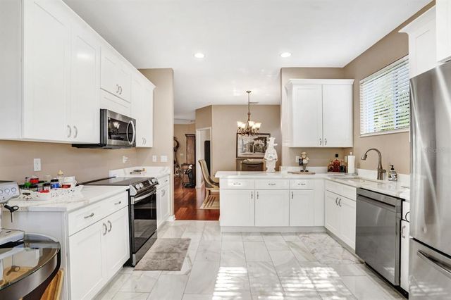 8982 FOUNDERS CIR, Palmetto, FL 34221
