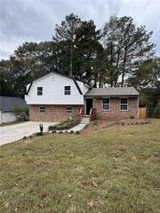 6929 Apache Lane, Riverdale, GA 30274