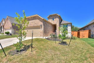 141 Green Knoll LN, Georgetown, TX 78628