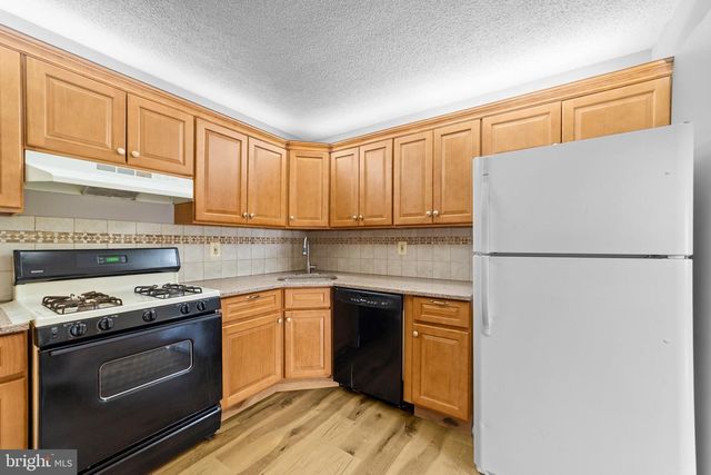 21 KITE CT, Lawrenceville, NJ 08648