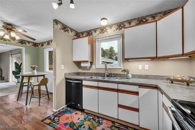 4914 Meadow Moss Lane, North Ridgeville, OH 44039
