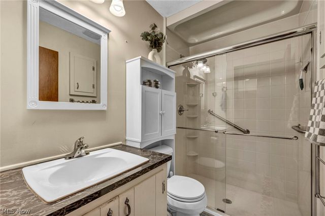 4914 Meadow Moss Lane, North Ridgeville, OH 44039