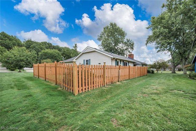 4914 Meadow Moss Lane, North Ridgeville, OH 44039