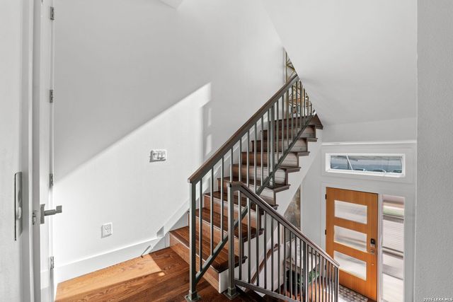 318 W Grayson St Unit 204, San Antonio, TX 78212