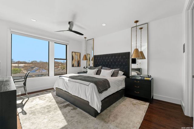 318 W Grayson St Unit 204, San Antonio, TX 78212