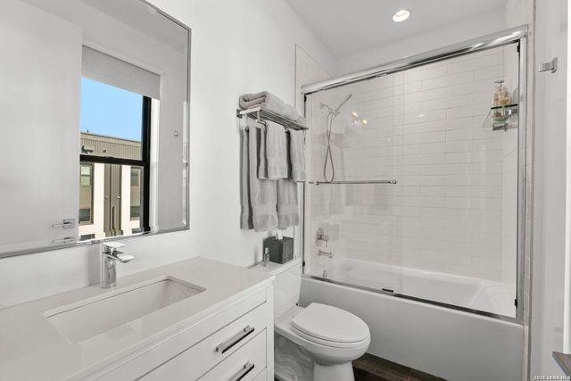 318 W Grayson St Unit 204, San Antonio, TX 78212